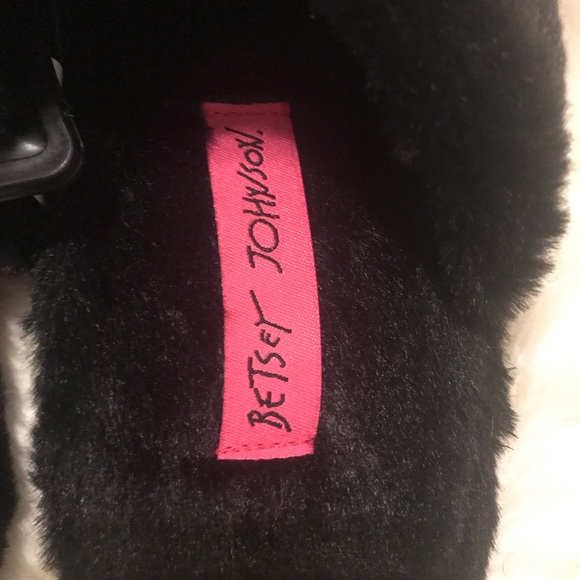 🎉HP🎉💕Betsey Johnson Blk cheetah Furry slippers - Picture 5 of 7
